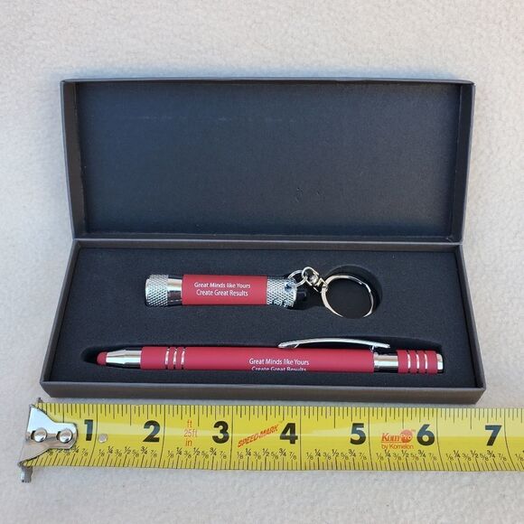 Pen and flashlight gift box set "Great Minds Like Yours Create Great Results" - Picture 6 of 7